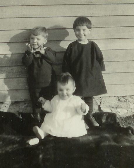 Emery, Lyla and Marlyn Nov. 1923
