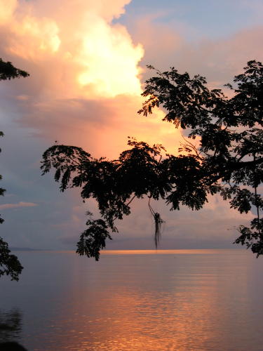 Sunrise at Walindi - KLM Photo