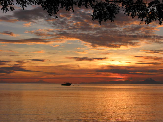 Sunrise at Walindi - KLM Photo