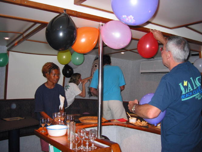 Decorating the Salon - KLM Photo